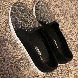 SKETCHERS slip on shoes